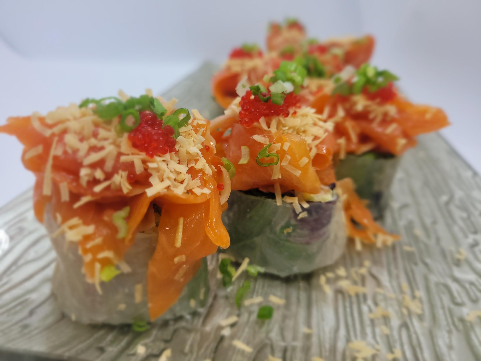 Sushi Sendai de Mitosumo, bouchées garnies de saumon